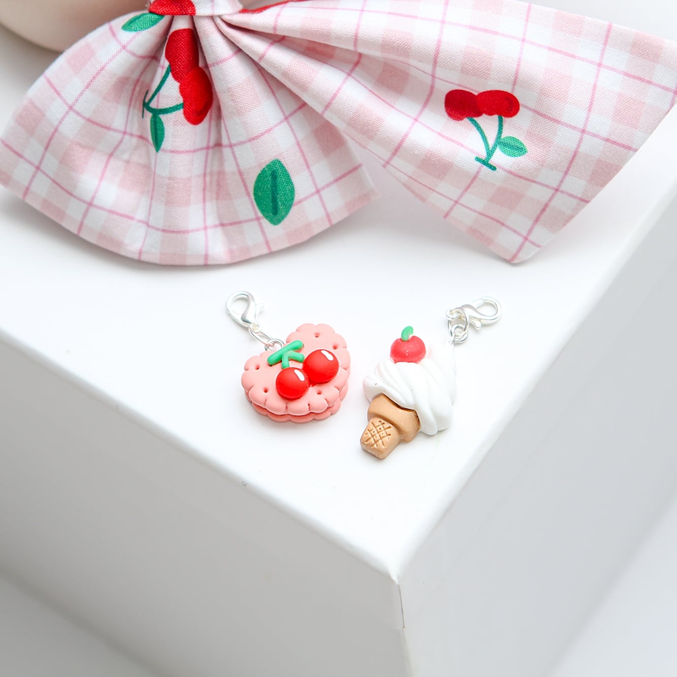 Mon Cherry Bow