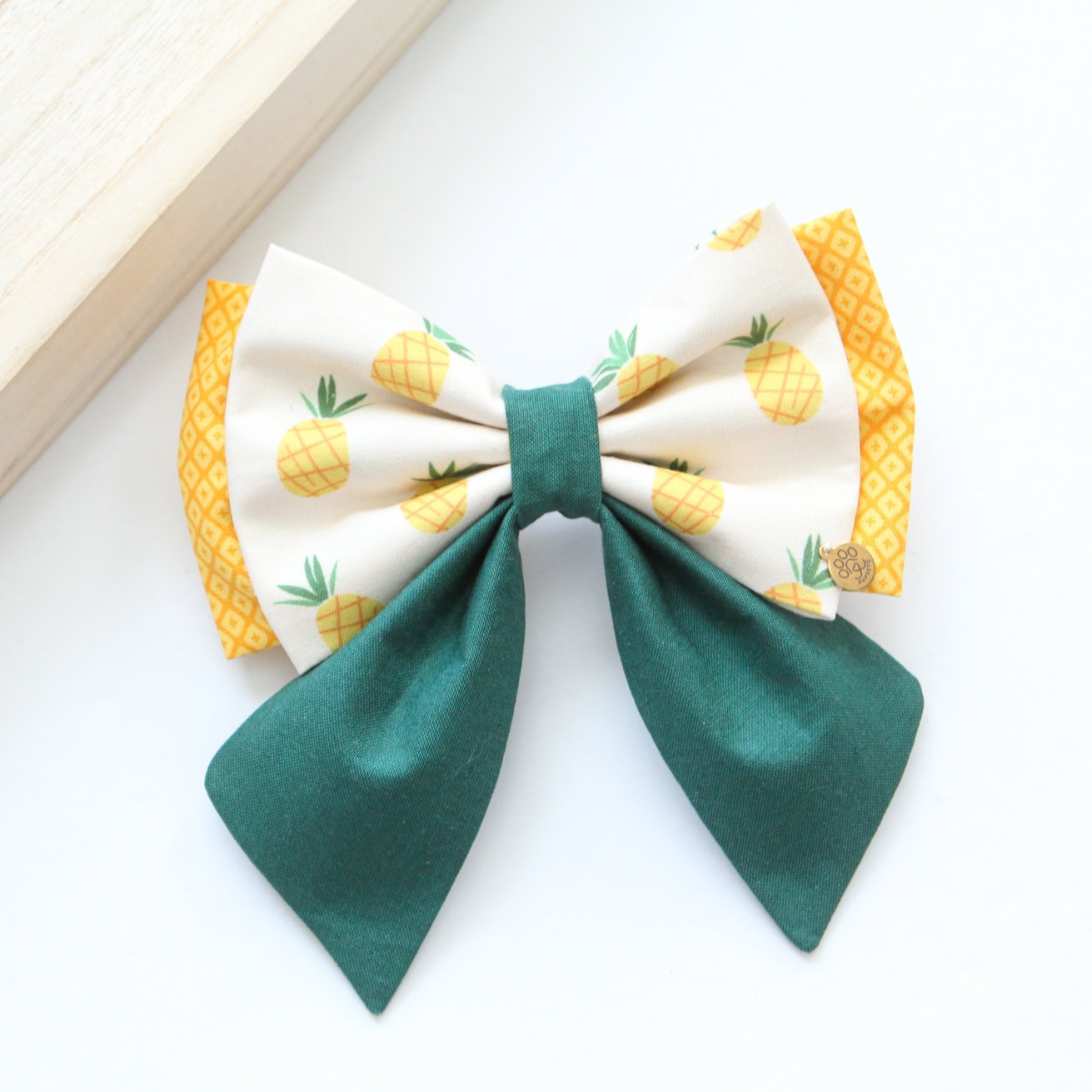 Fine Pineapple Bow